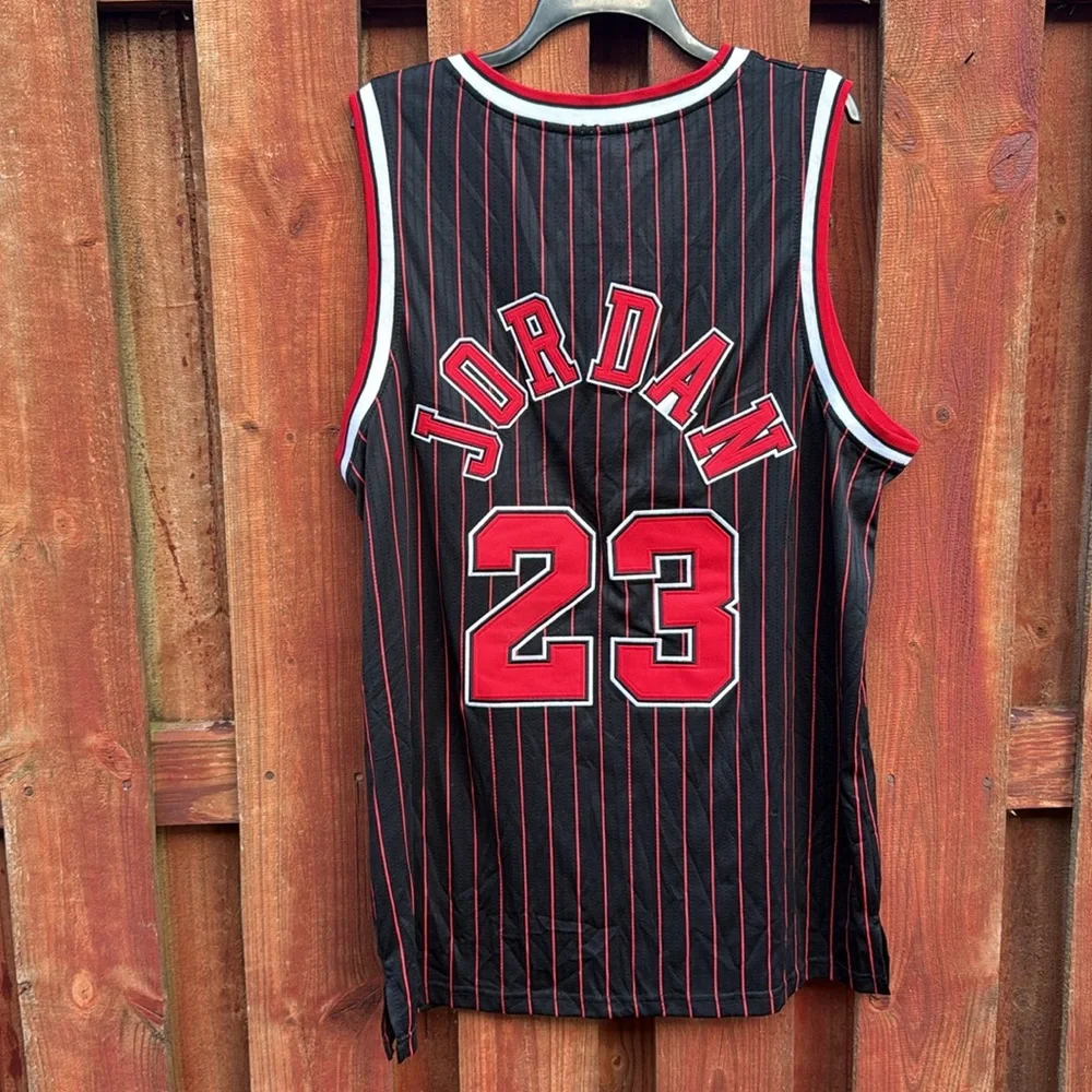 Nike Bulls Black and Red Striped Jersey Size XXL